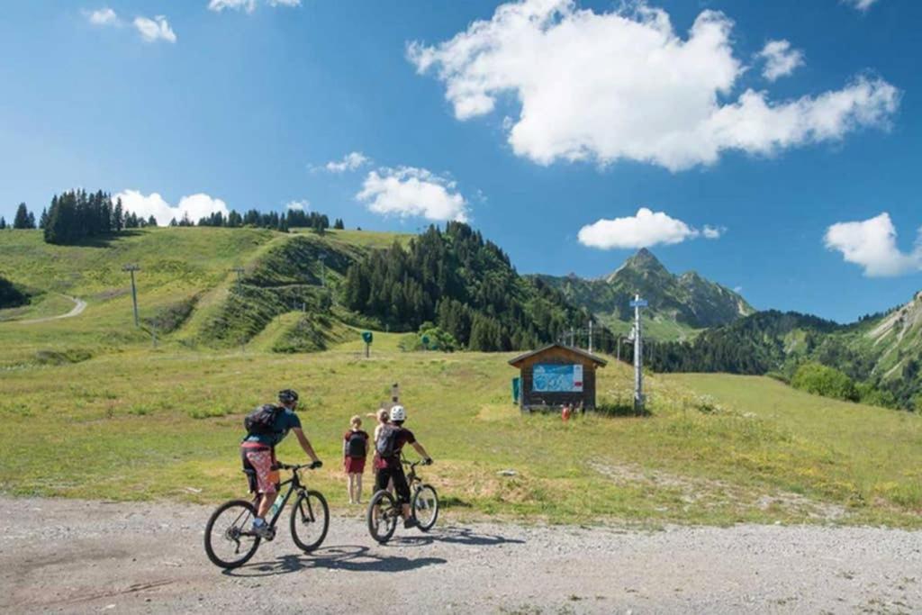 L'Enchalpe, Grand Et Lumineux Studio Avec Coin Montagne 5 Personnes, 60M Des Pistes, Piscine Couverte, Wifi, Grand Balcon Expo Est, Draps Non Compris Saint-Jean-dʼAulps Exterior foto
